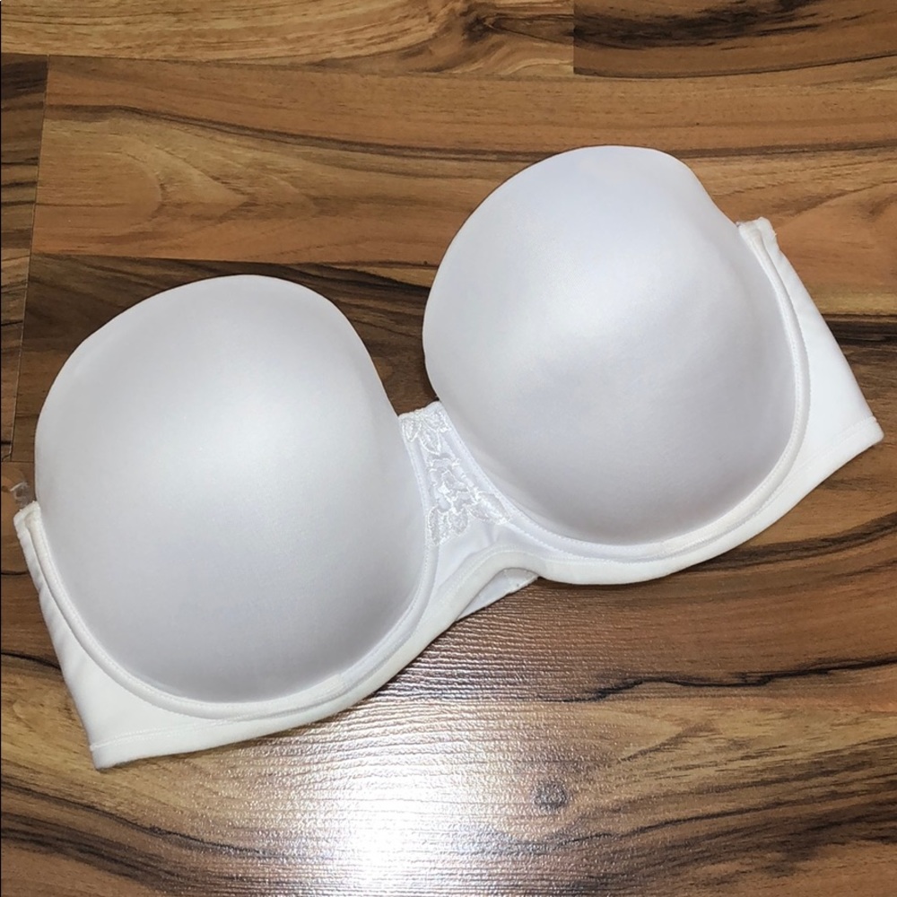 White strapless bra
